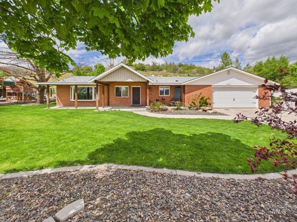 2772 E Black Canyon (Hwy 52,N), Emmett, ID 83617