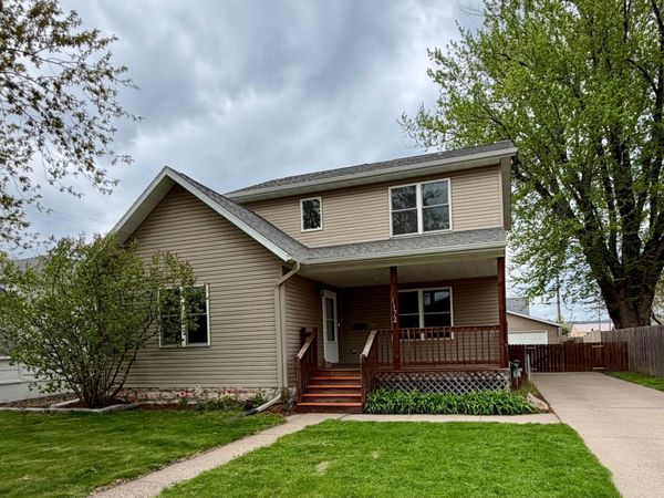 1172 W 4th Street, Winona, MN 55987