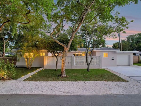 2 NW 89th St , El Portal, FL 33150