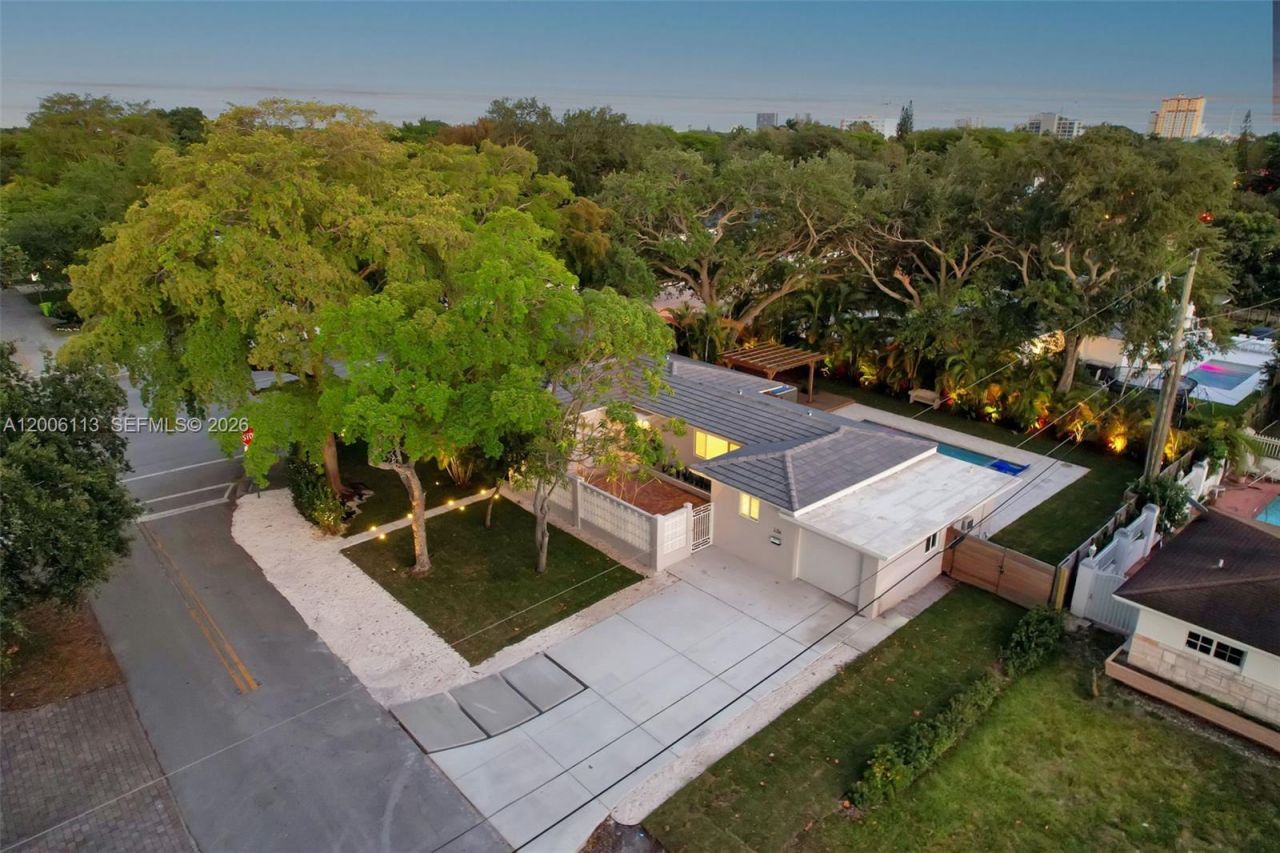 2 NW 89th St , El Portal, FL 33150 Photo