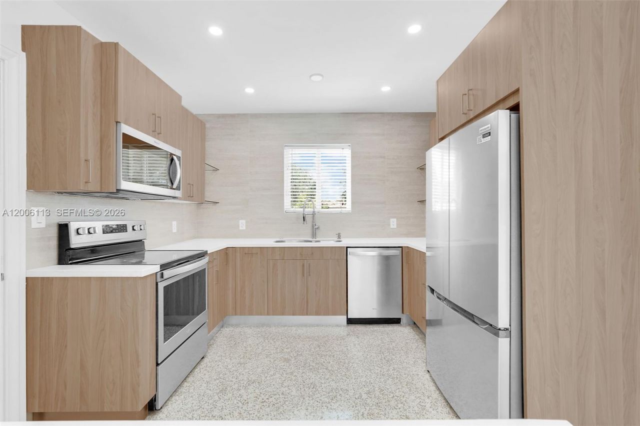 2 NW 89th St , El Portal, FL 33150 Photo