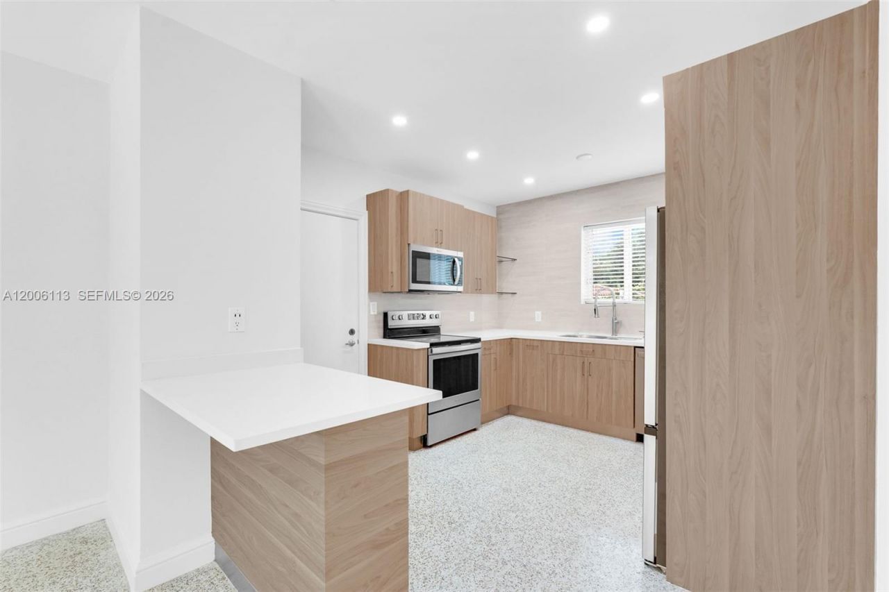 2 NW 89th St , El Portal, FL 33150 Photo