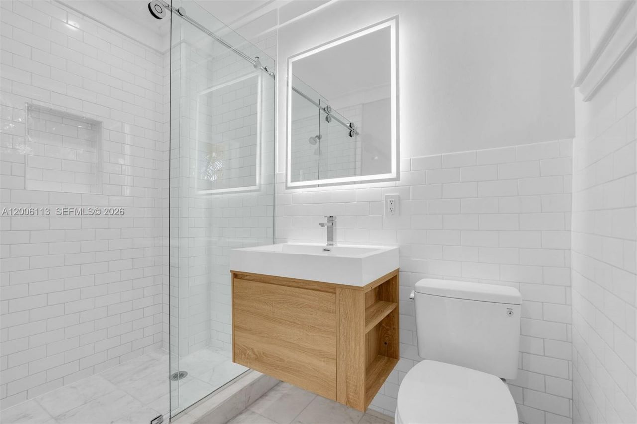 2 NW 89th St, El Portal, FL 33150 Photo