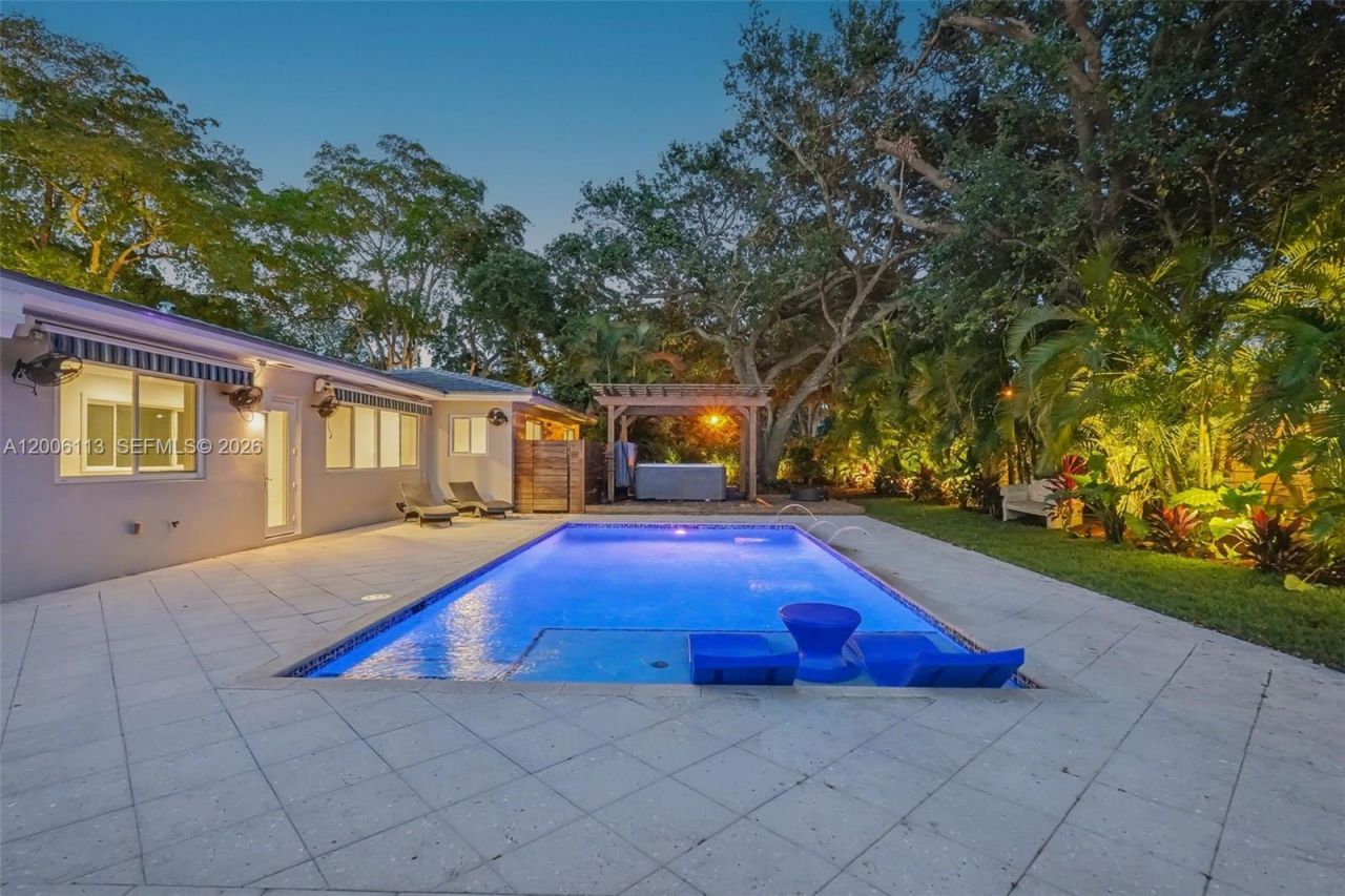 2 NW 89th St, El Portal, FL 33150 Photo