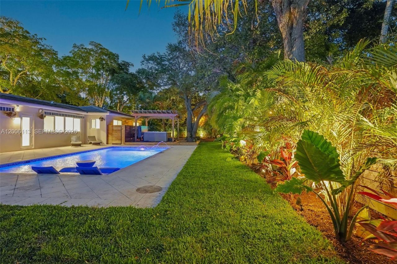 2 NW 89th St, El Portal, FL 33150 Photo