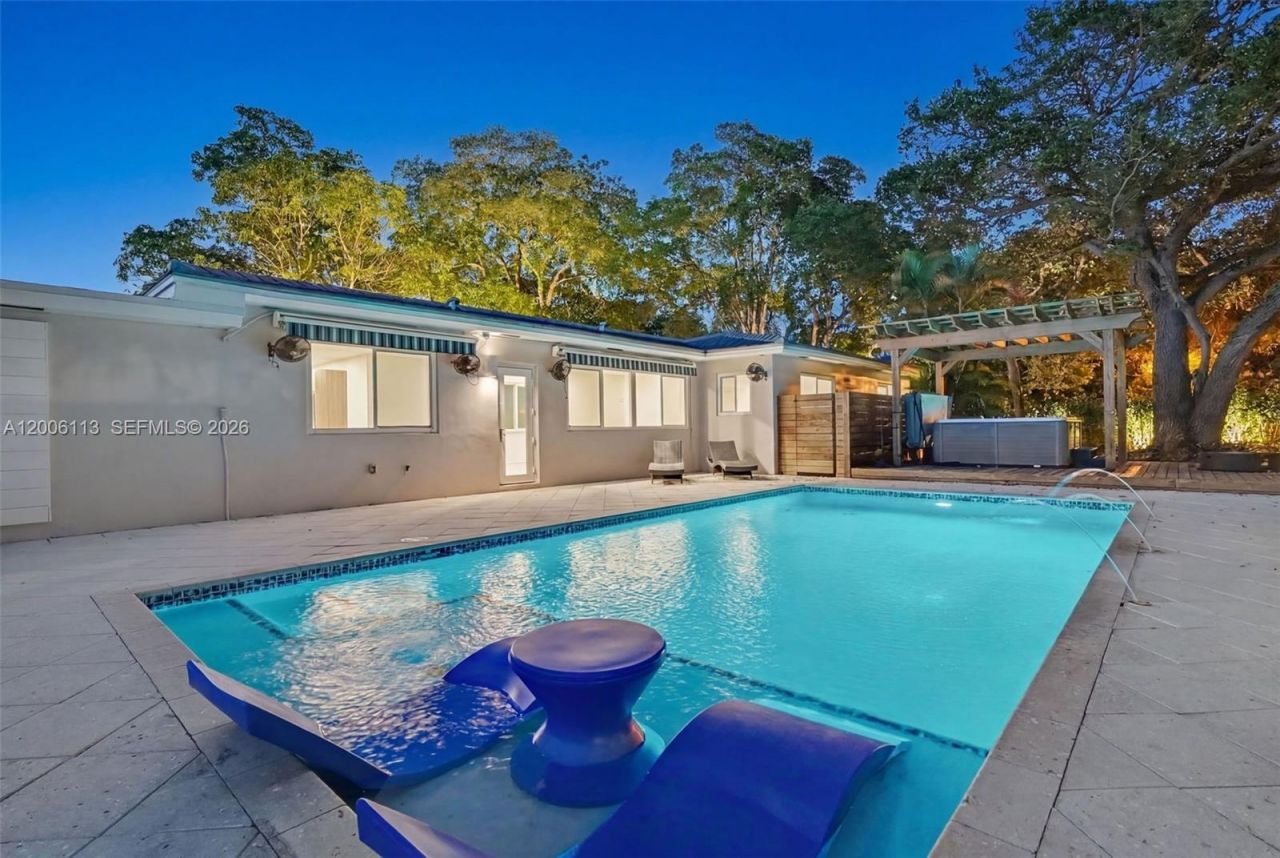 2 NW 89th St, El Portal, FL 33150 Photo