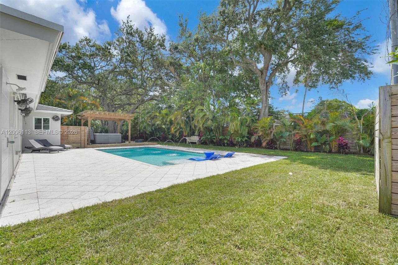 2 NW 89th St , El Portal, FL 33150 Photo