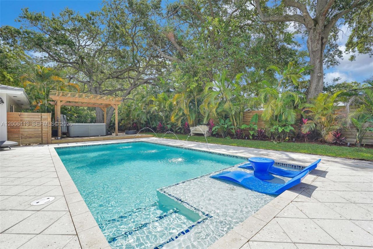 2 NW 89th St , El Portal, FL 33150 Photo