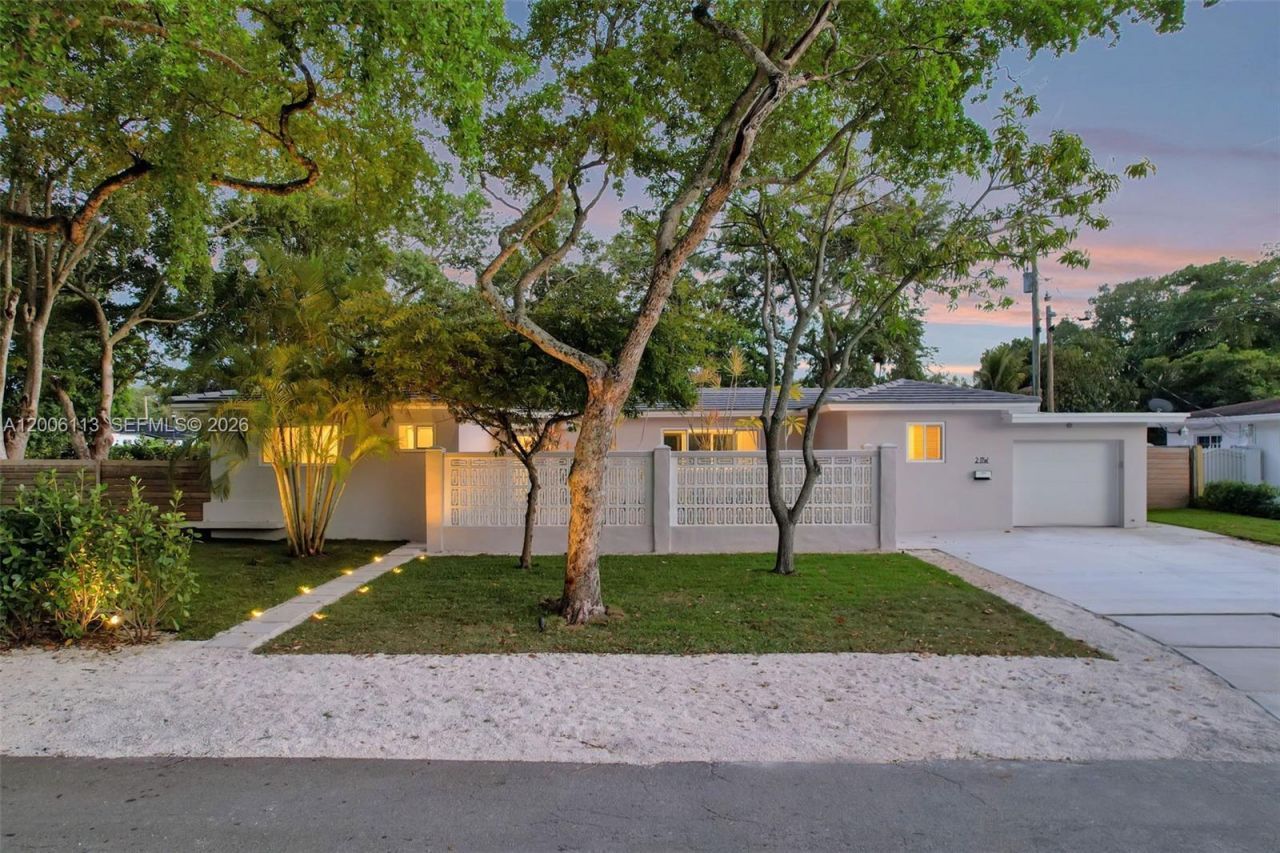 2 NW 89th St, El Portal, FL 33150 Photo