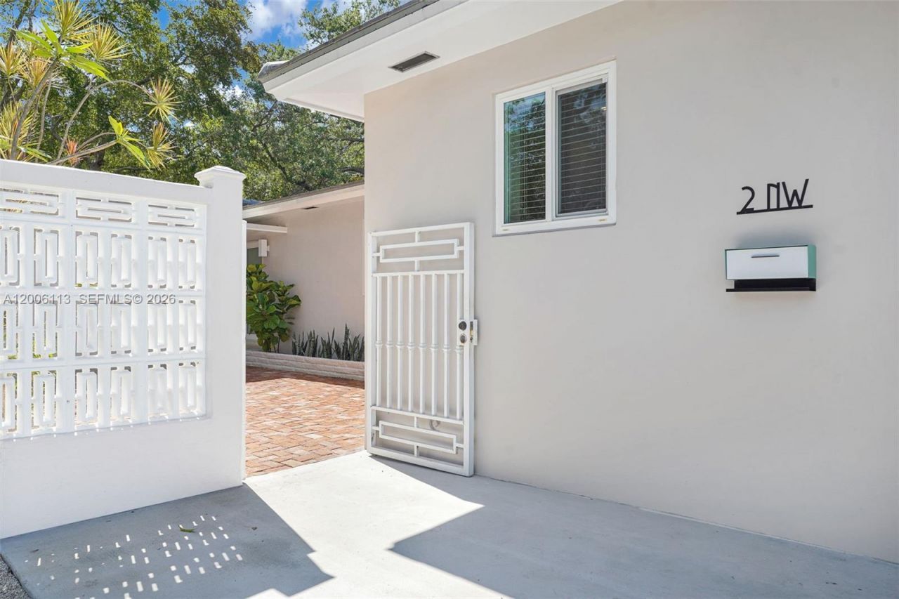 2 NW 89th St , El Portal, FL 33150 Photo