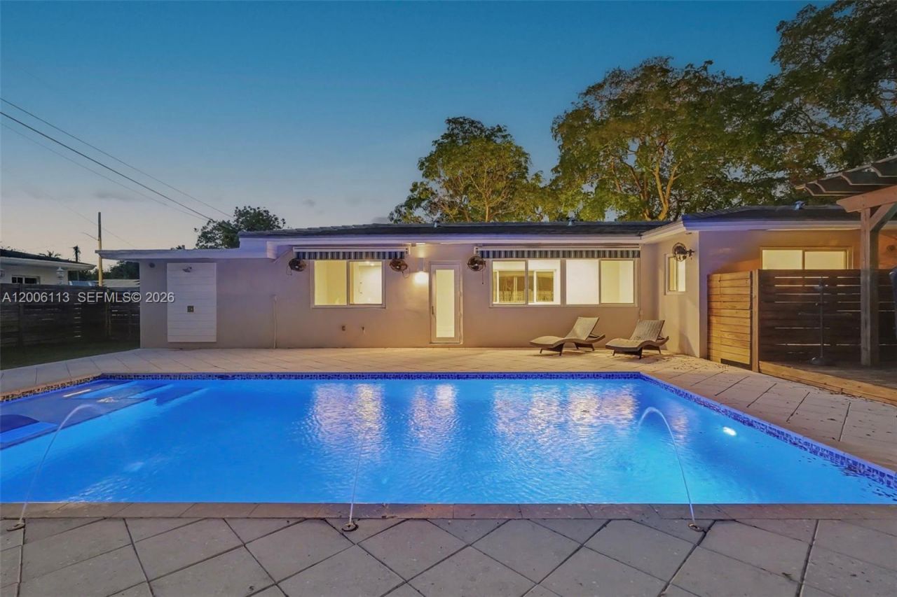 2 NW 89th St , El Portal, FL 33150 Photo