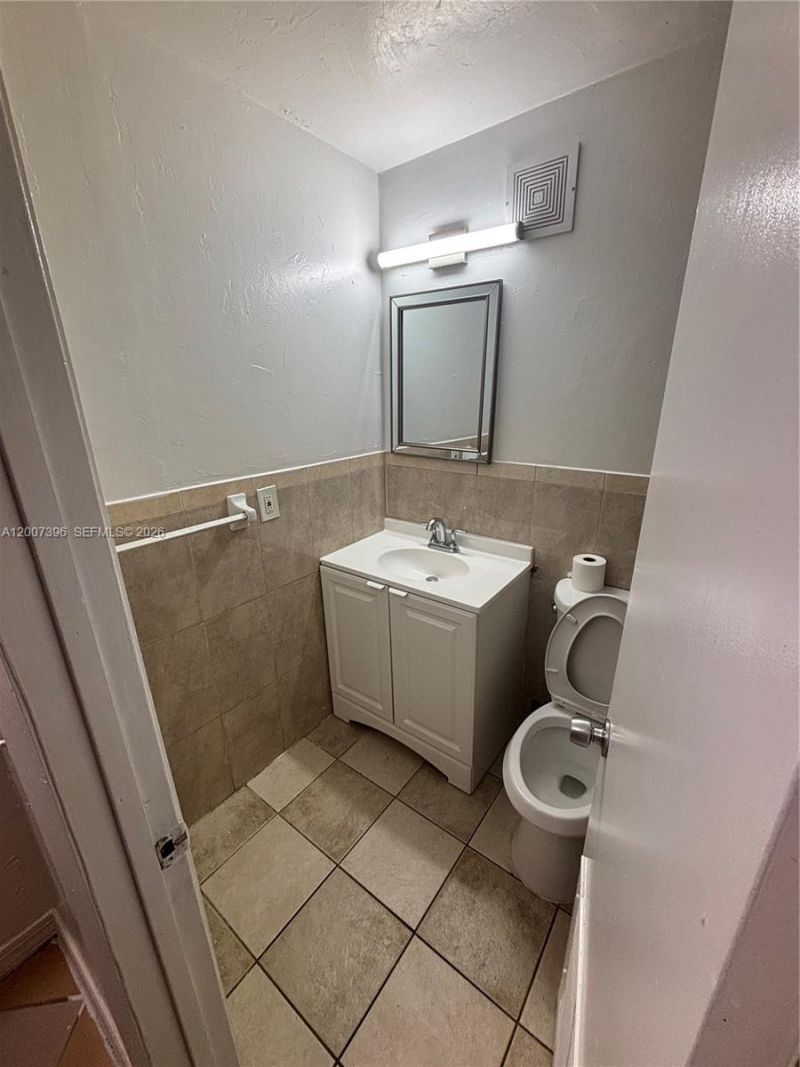 7841 Johnson St , Unit 123, Pembroke Pines, FL 33024 Photo