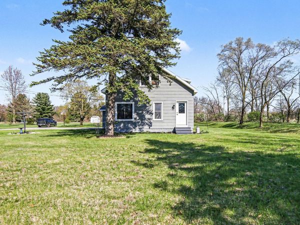 924 S Wolf Lake Road, Muskegon, MI 49442