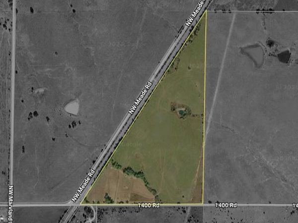 22285 NW 1400th Road, Garnett, KS 66032