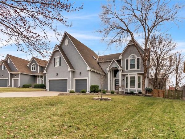 8007 W 131st Terrace, Overland Park, KS 66213