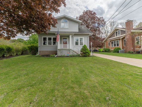 197 W Geneva Street, Williams Bay, WI 53191