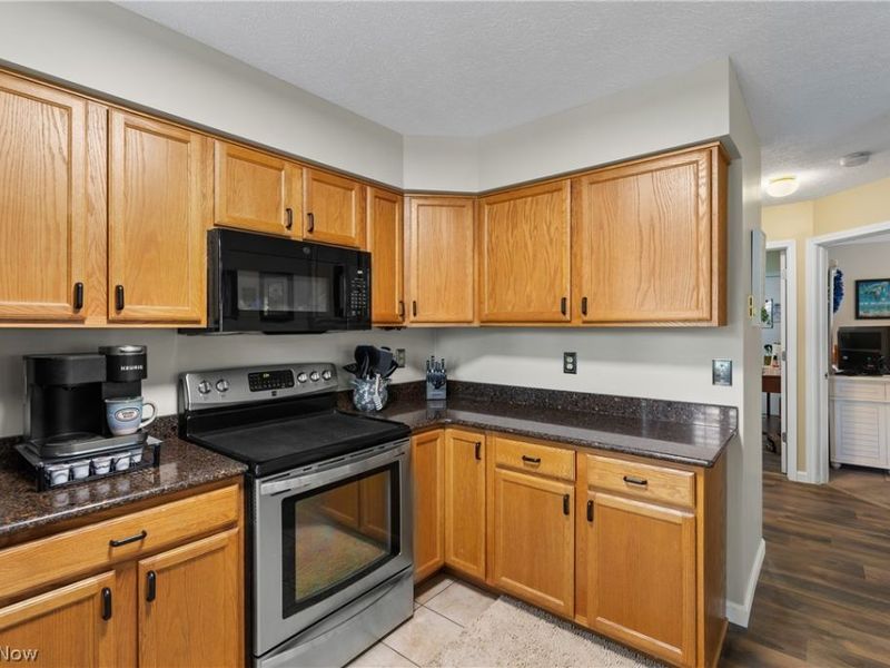 1995-1997 Rolling Meadows Lane, Akron, OH 44312 Photo 14