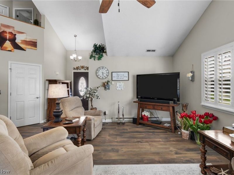 1995-1997 Rolling Meadows Lane, Akron, OH 44312 Photo 9