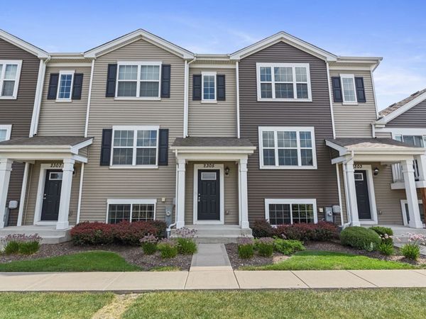 2305 Upland Road , Pingree Grove, IL 60140