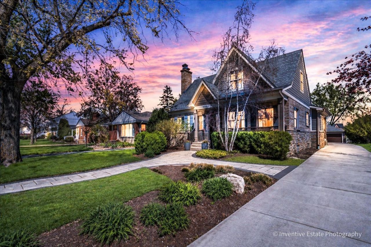 305 N Clinton Avenue, Elmhurst, IL 60126 Main Photo