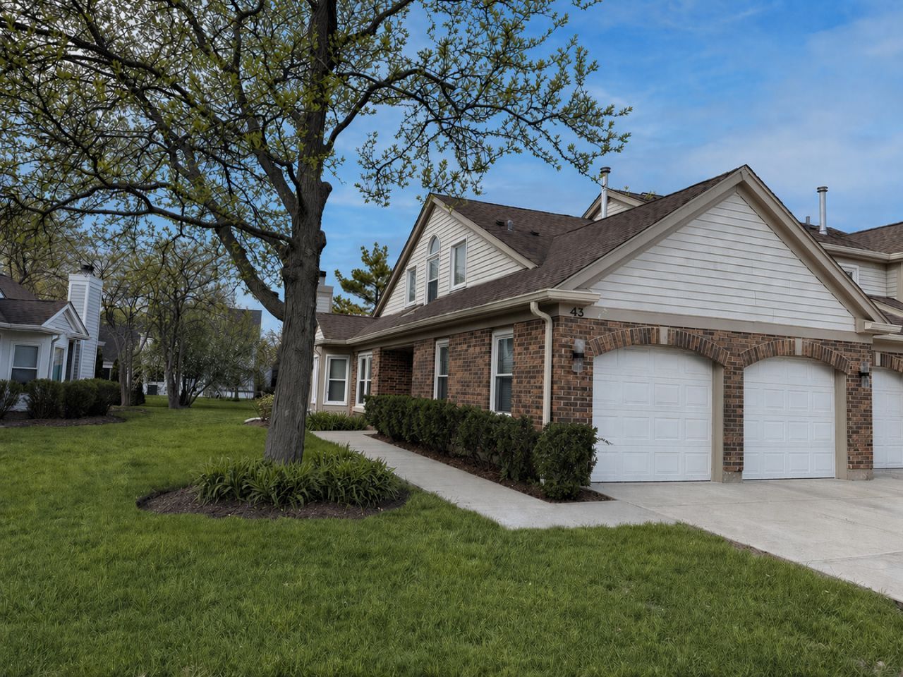 43 Willow Parkway , Buffalo Grove, IL 60089