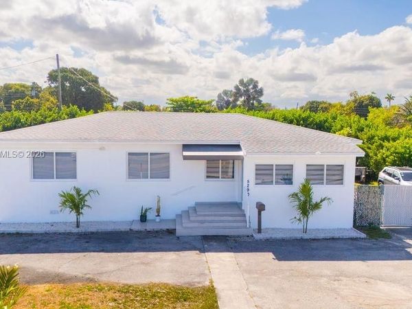5290 Palm Ave, Hialeah, FL 33012