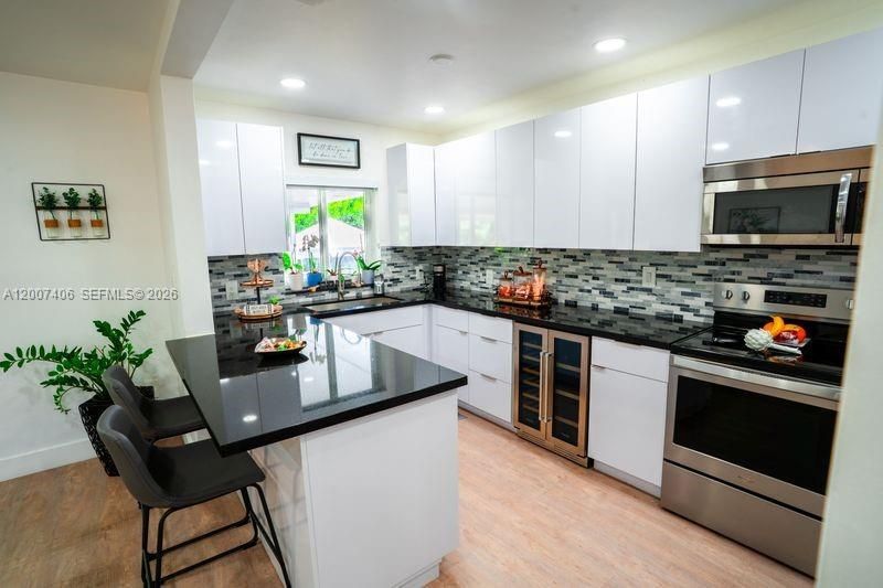 5290 Palm Ave, Hialeah, FL 33012 Photo