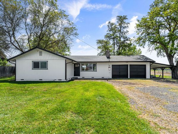 2594 Lotus Lane, Medford, OR 97502