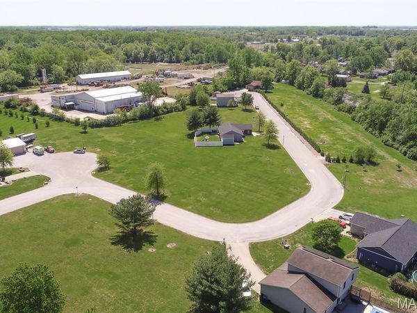 805 Mariana Court , New Athens, IL 62264