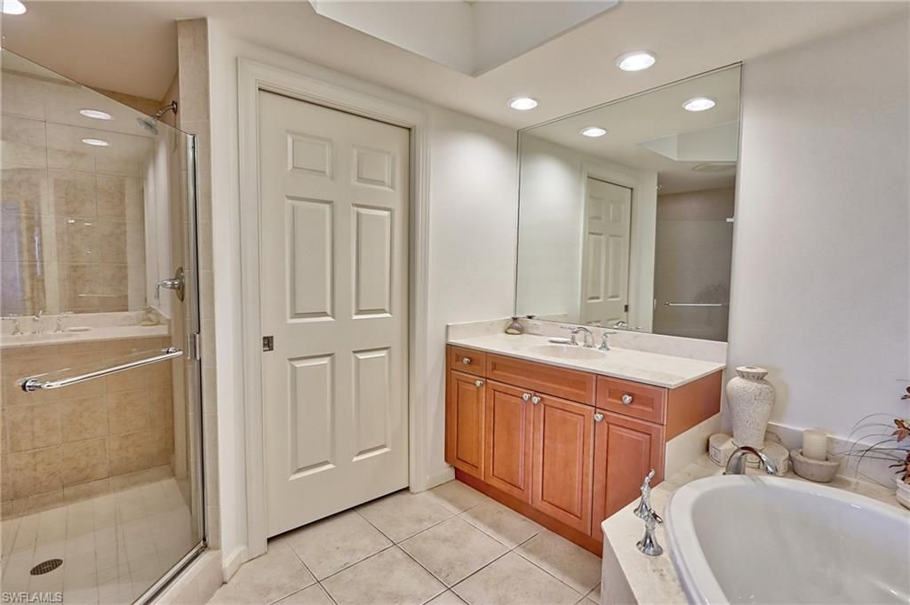 23540 Via Veneto , Unit 804, Bonita Springs, FL 34134 Photo