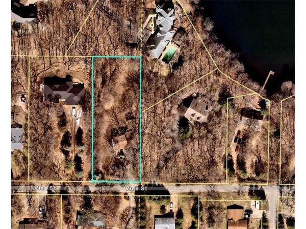 20020 Vine Street , Excelsior, MN 55331