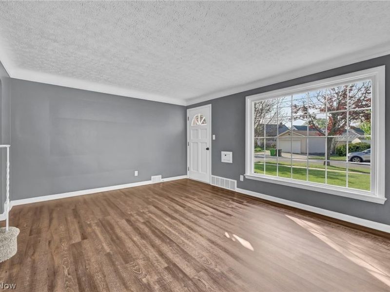 612 North Street, Brooklyn Heights, OH 44131 Photo 10