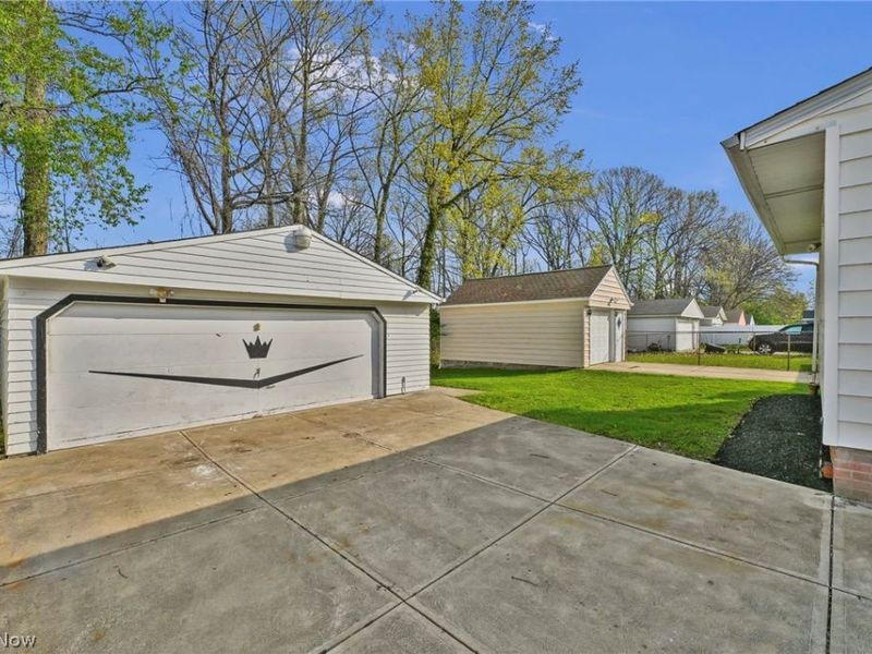 612 North Street, Brooklyn Heights, OH 44131 Photo 7