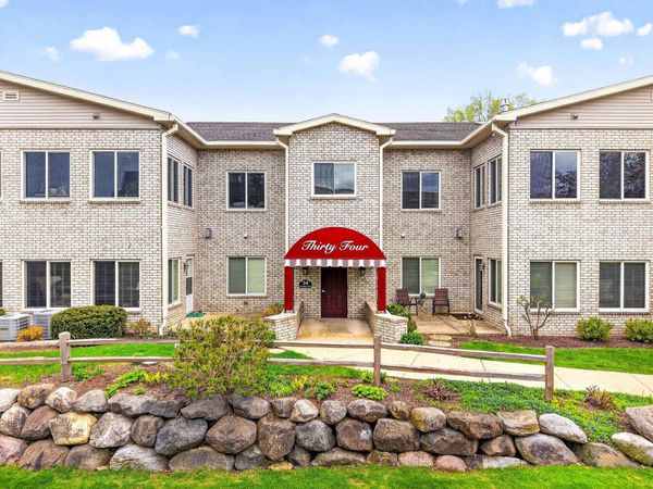 34 Cherokee Circle, Unit 103, Madison, WI 53704
