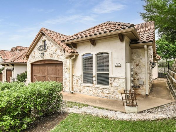 207 Enclave Cir, Horseshoe Bay, TX 78657