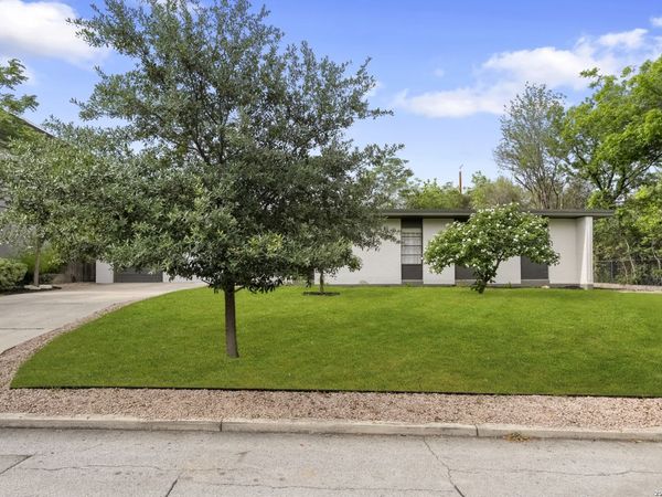 501 THELMA DR, Olmos Park, TX 78212