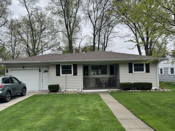 35 Cleveland Terrace , Hobart, IN 46342