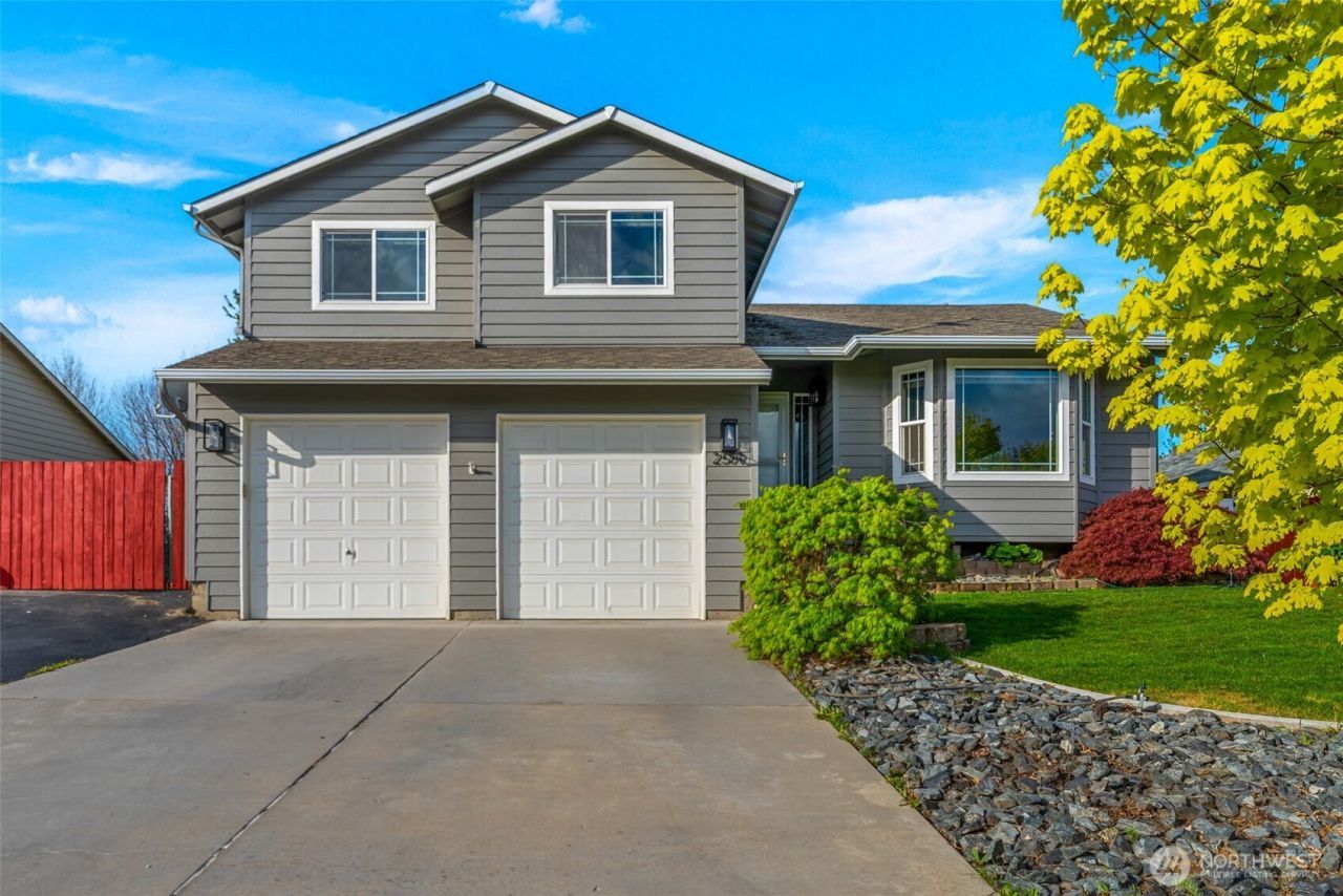 2589 Aviation Drive, East Wenatchee, WA 98802 Main Photo