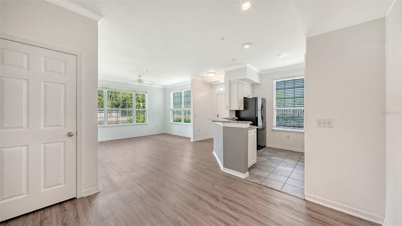 5501 Rosehill Road, Unit 105, Sarasota, FL 34233 Photo