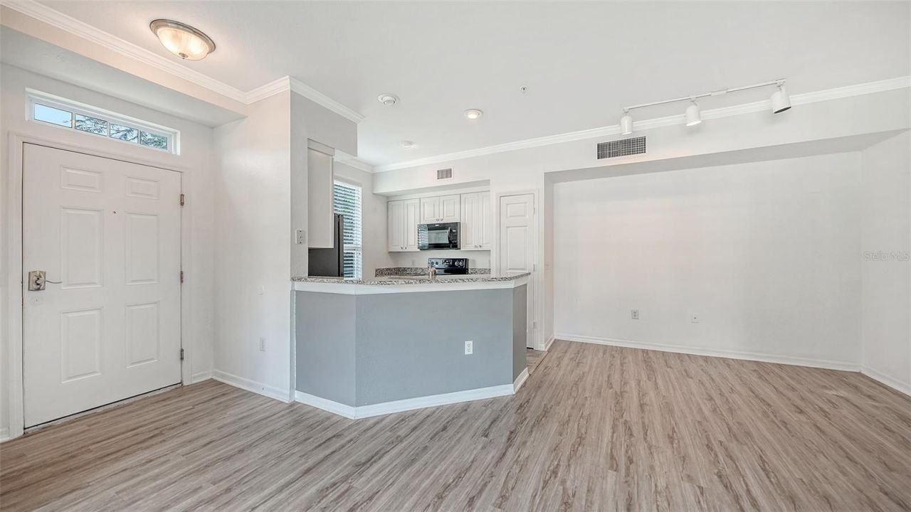 5501 Rosehill Road, Unit 105, Sarasota, FL 34233 Photo