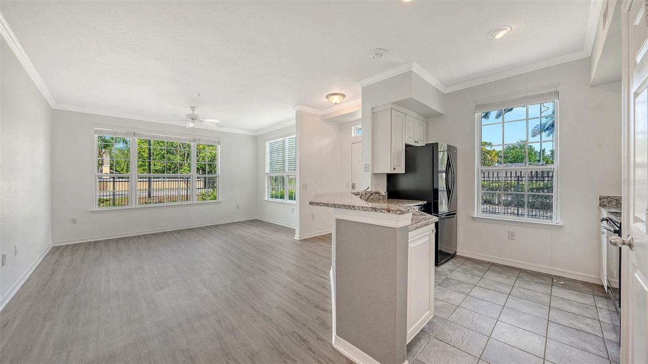 5501 Rosehill Road, Unit 105, Sarasota, FL 34233 Photo
