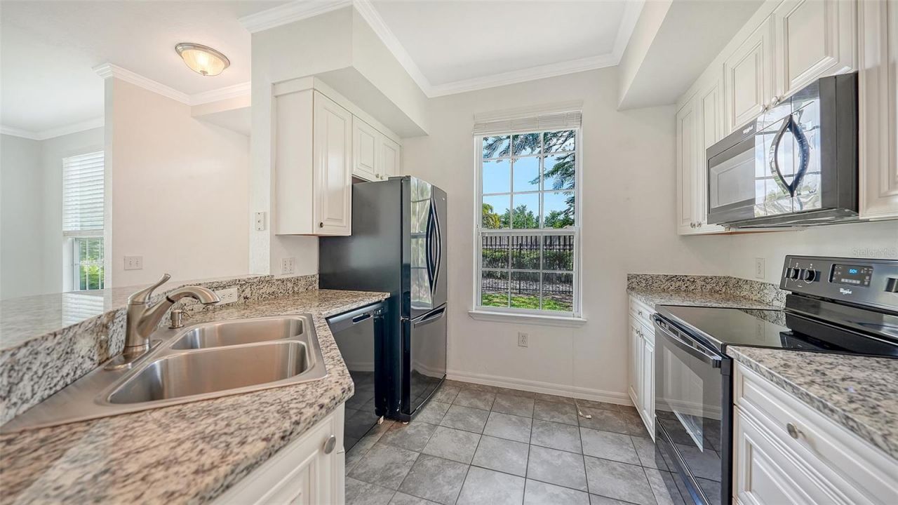 5501 Rosehill Road, Unit 105, Sarasota, FL 34233 Photo