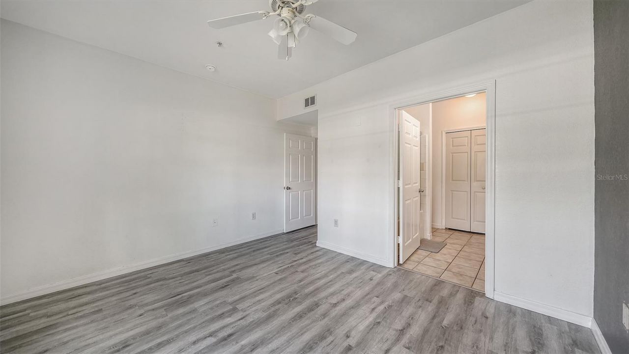 5501 Rosehill Road, Unit 105, Sarasota, FL 34233 Photo