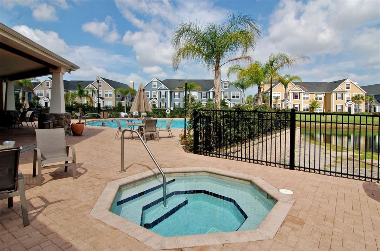 5501 Rosehill Road, Unit 105, Sarasota, FL 34233 Photo