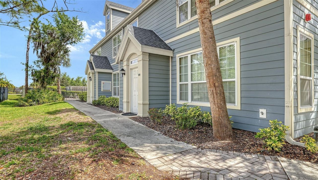 5501 Rosehill Road, Unit 105, Sarasota, FL 34233 Photo
