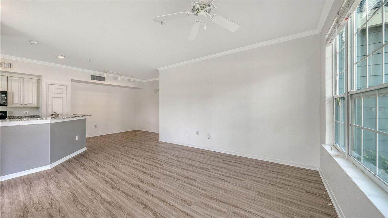 5501 Rosehill Road, Unit 105, Sarasota, FL 34233 Photo