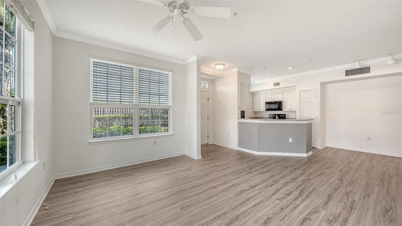 5501 Rosehill Road, Unit 105, Sarasota, FL 34233 Photo