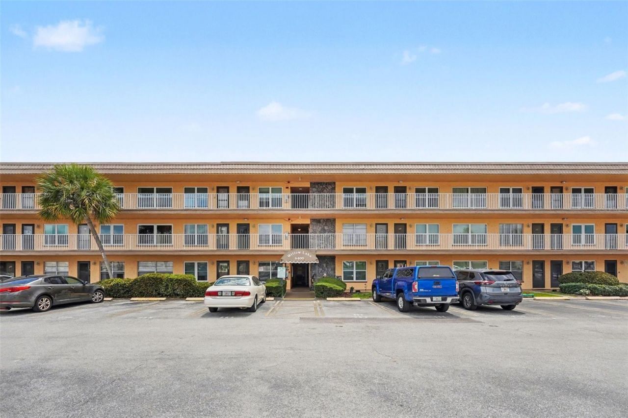 6400 46th Avenue N, Unit 214, Kenneth City, FL 33709 Main Photo