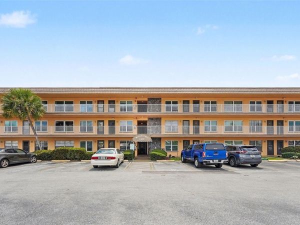 6400 46TH AVENUE N, Unit 214, KENNETH CITY, FL 33709