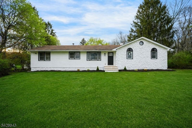 29 Ironia Rd, Chester, NJ 07836 Main Photo